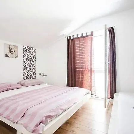 Soba Guest house *
